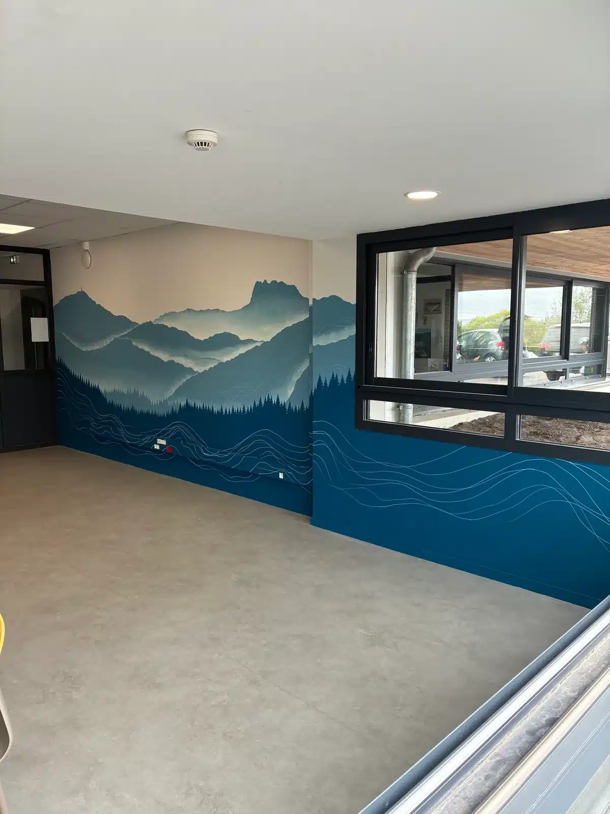 Détail d'une fresque murale de montagnes réalisée au tracé en réalité virtuelle